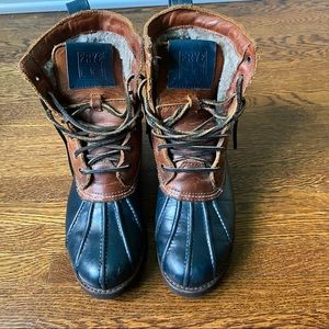 Frye Veronica Leather Sherpa Lined Duck Boot